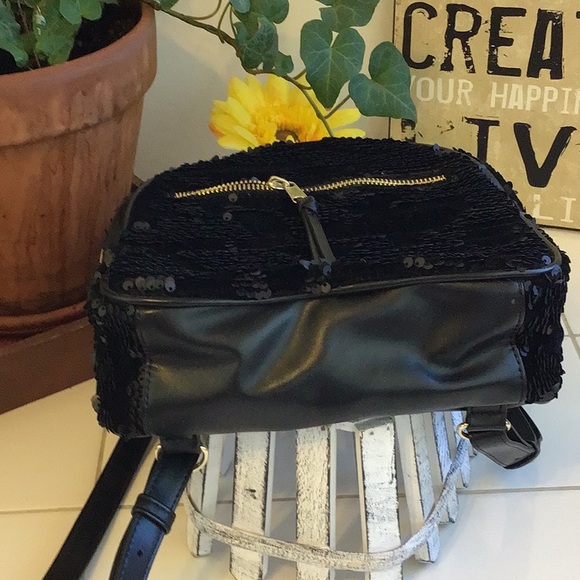 ‘Art Class’ Black Sequined/Velour Backpack/Purse - Picture 5 of 7